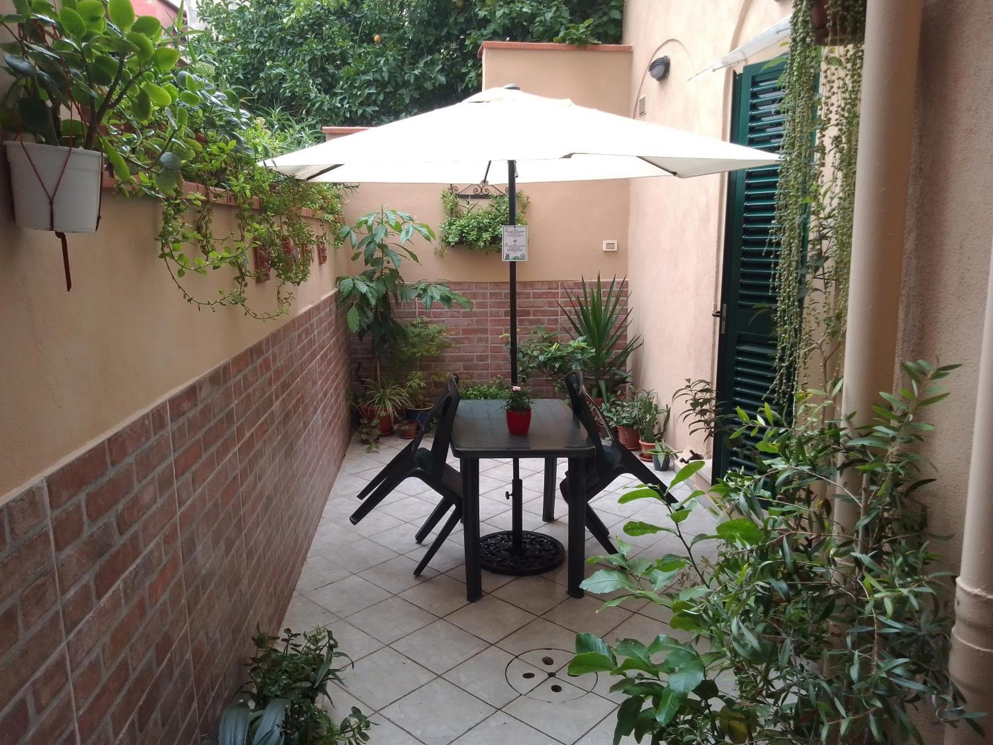 Il Piccolo Eden - Private Garden Apartment Livorno Exterior photo